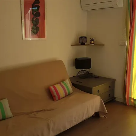 Flat With Swimming Pool At 200m From The Beach