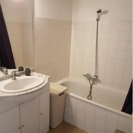 Apartment Flat With Swimming Pool At 200m From The Beach